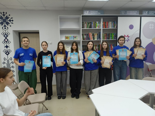 Акция по разборке и упаковке новогодней елки