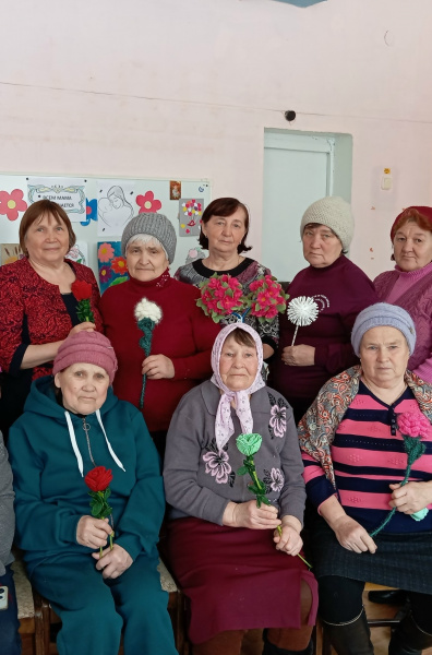 Тематический вечер «Праздник самых милых дам» в Янгасинской сельской библиотеке