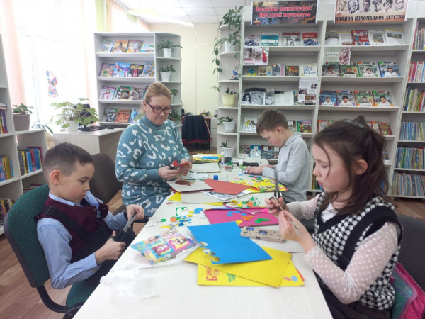 Творческий час «Золотая рыбка» в Красноармейской детской библиотеке.