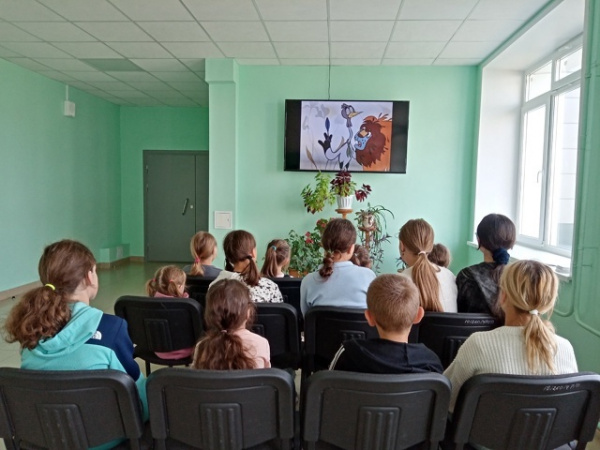 Демонстрация детских фильмов «Фильм, фильм, фильм…!» в Алманчинской сельской библиотеке.