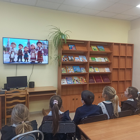 Час истории « Широка страна моя родная» в Алманчинской сельской библиотеке.