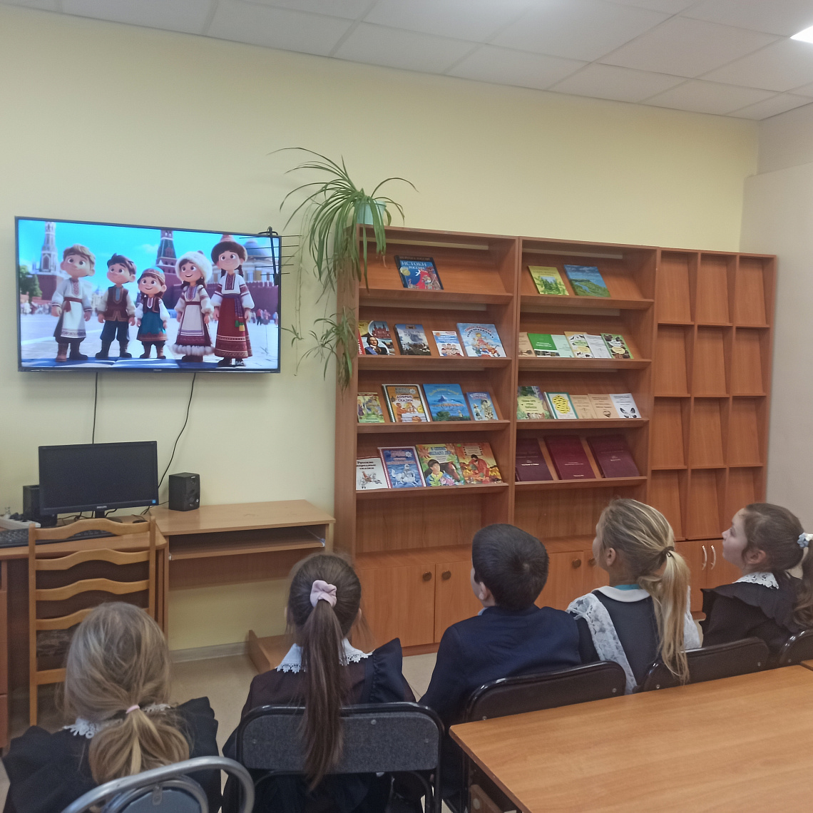 Час истории « Широка страна моя родная» в Алманчинской сельской библиотеке.