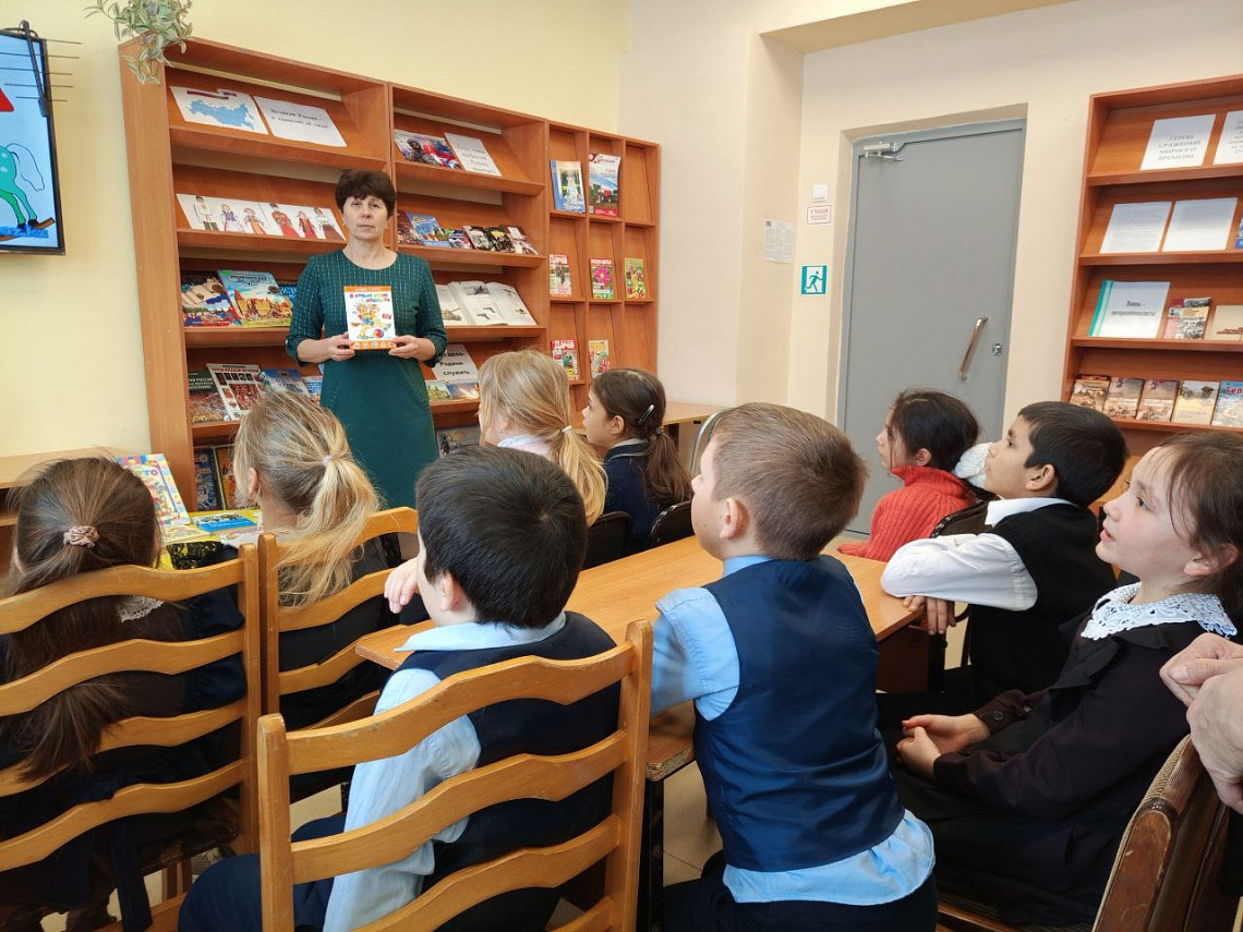 Литературный час «В стране весёлого детства А.Л.Барто» в Алманчинской сельской библиотеке.