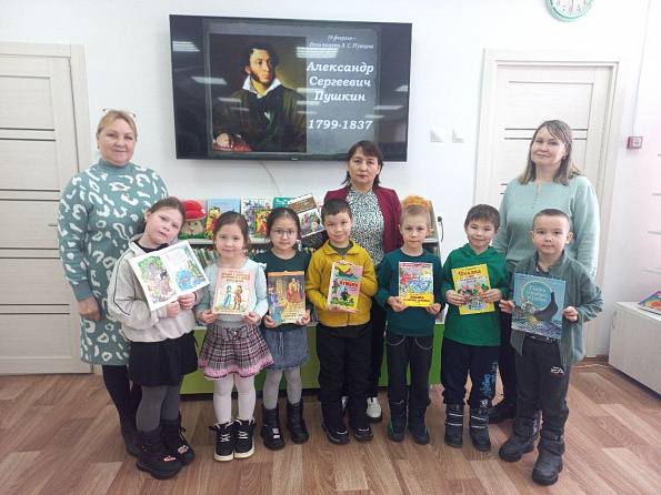 Литературный дилижанс «Ну-ка, книжка, повернись! Ну-ка, сказка, покажись!» в Красноармейской детской библиотеке