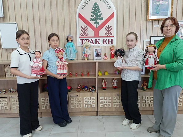 Выставка кукол Татьяны Афанасьевой.