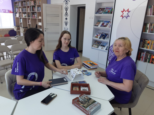Экскурсия по молодёжному центру семьи Столяренко