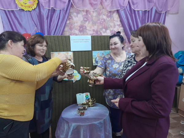 Чайные посиделки «К себе в гости приглашаем, сладким чаем угощаем»