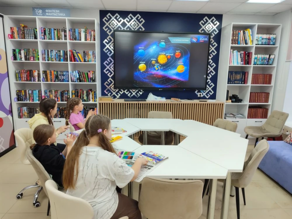 Творческий час «Космос глазами детей»