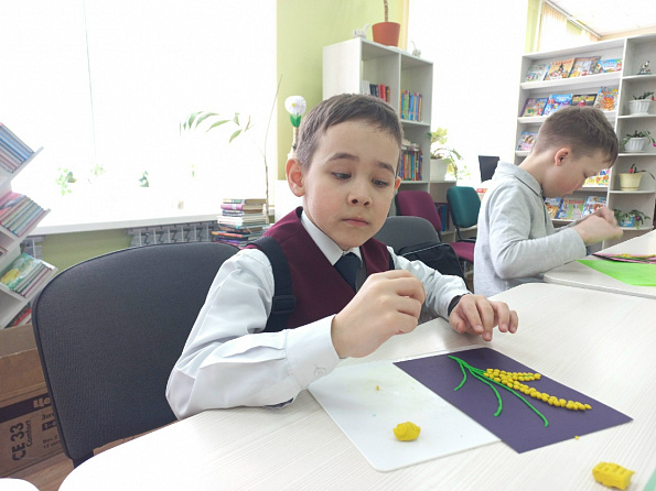 Творческий час «Веточка мимозы» в Красноармейской детской библиотеке