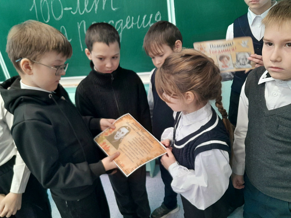 Историко- поэтический час «Подвиг разведчицы: Зина Портнова»