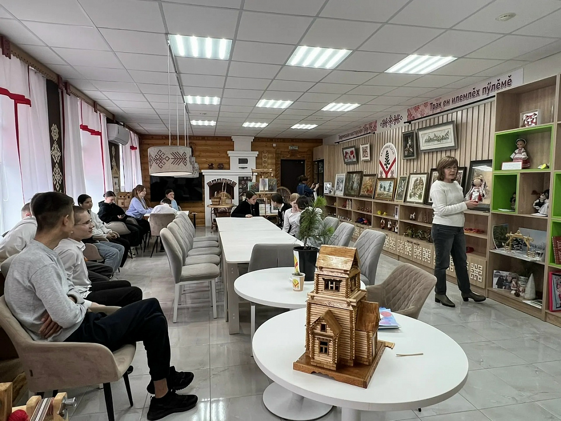 Экскурсия ребят МБОУ «Большешатьминская СОШ им. Васильева В.В.» в библиотеку