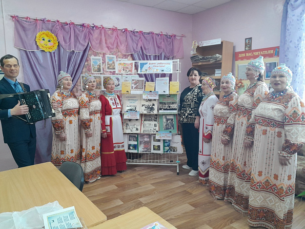 Выставка-поздравление «Виват, работники культуры!»