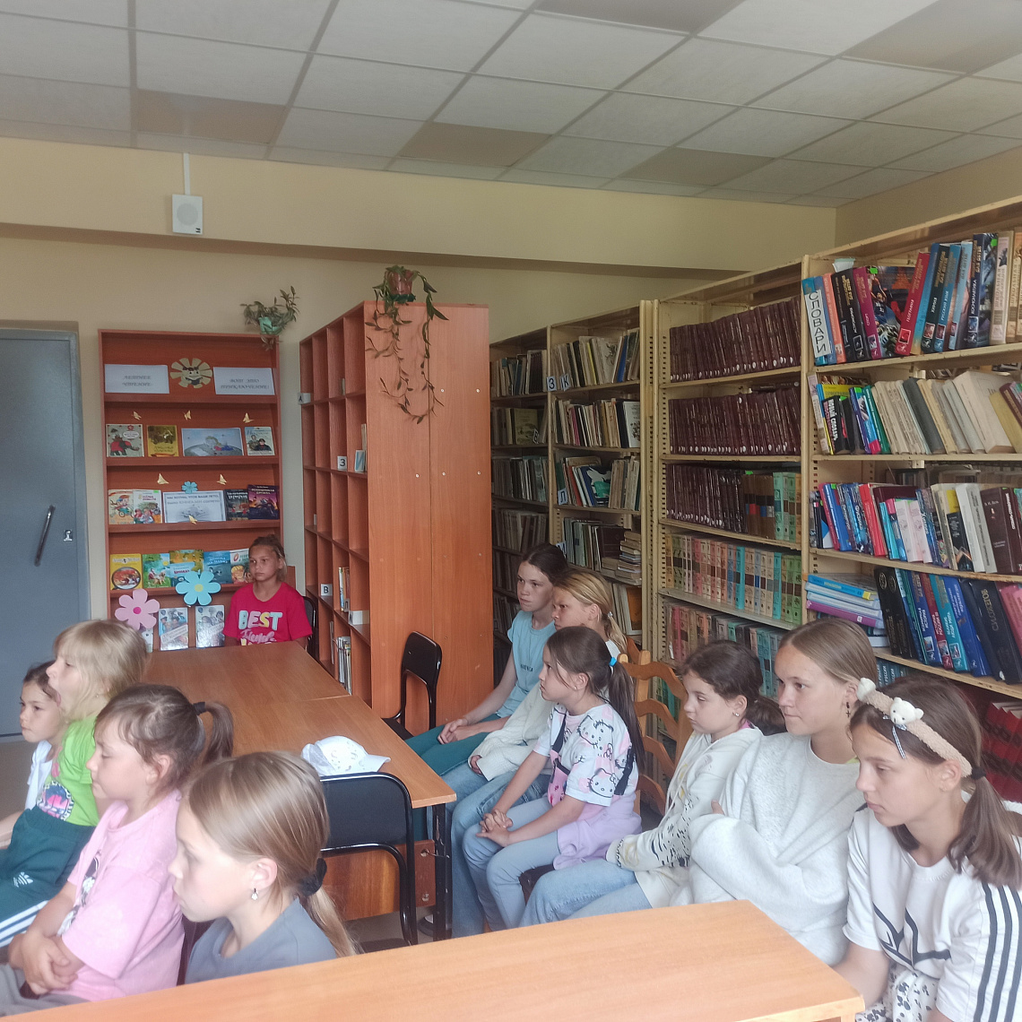 Краеведческий час «Любимый край- Чувашия» в Алманчинской сельской библиотеке. Краеведческий час «Любимый край- Чувашия» в Алманчинской сельской библиотеке.