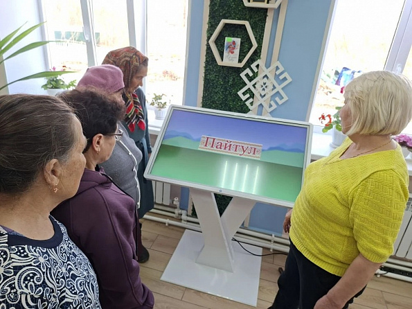 Караевцы на экскурсии в библиотеке