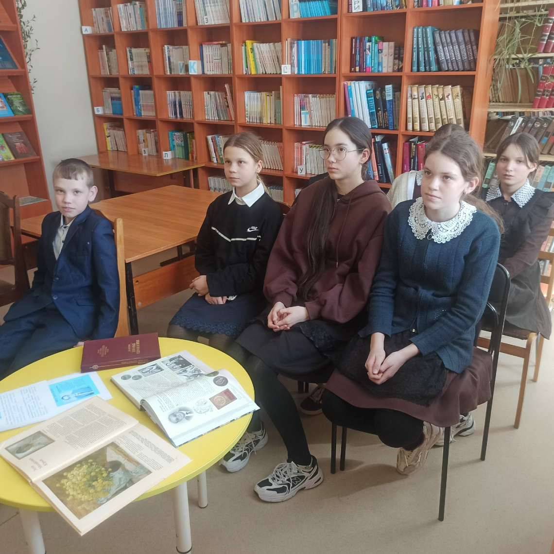 Познавательный час «Элли - значит мастер»